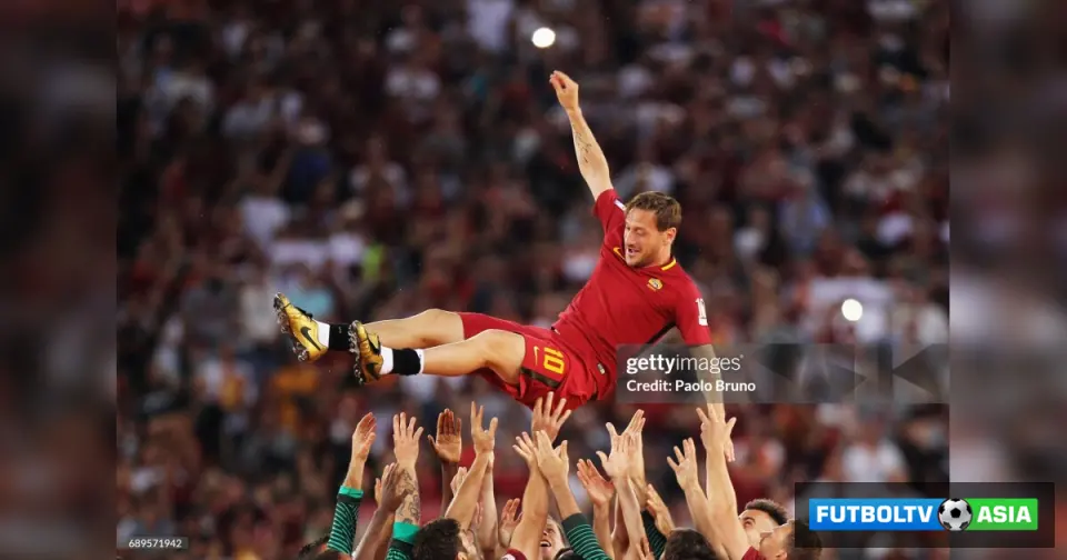 "Aqlingizni yo'qotdingizmi?". Totti Dibalaga 10-raqamni topshirish taklifiga keskin munosabat bildirgan